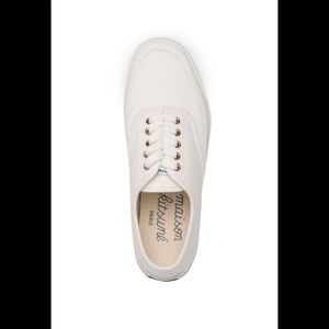 Brand new no box Maison Kitsuné CANVAS LACED SNEAKER
CU04706WW9000-P101